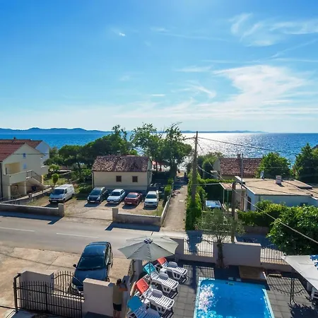 Fortuna With Pool A5 6 Pax Diklo Daire Zadar